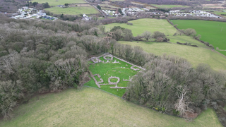 Pentref Celtaidd Din Lligwy Celtic village (pre-Roman) nr Moelfre, Ynys Mon, Wales 13.png