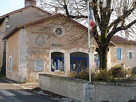 The town hall in Chassaignes