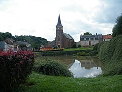 Mare et église.