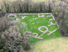 Pentref Celtaidd Din Lligwy Celtic village (pre-Roman) nr Moelfre, Ynys Mon, Wales 08.png