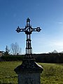 Croix dans le village de Saint-Mayme-de-Péreyrol.