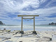 鵜原海岸、八坂神社の一ノ鳥居（千葉県勝浦市）