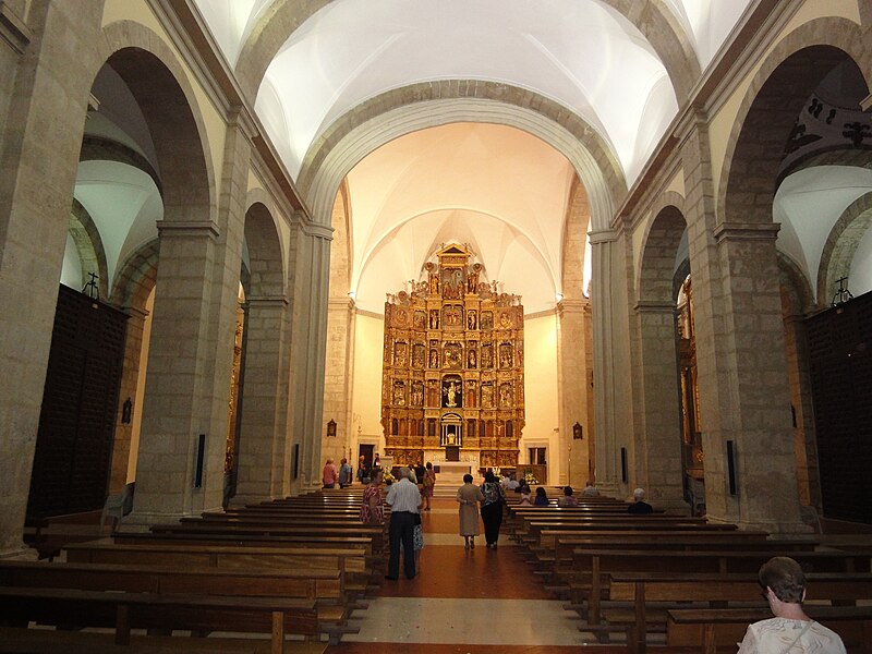 File:Iglesia de Nuestra Señora de la Asunción - Nave Central (Tarancón-Cuenca).jpg