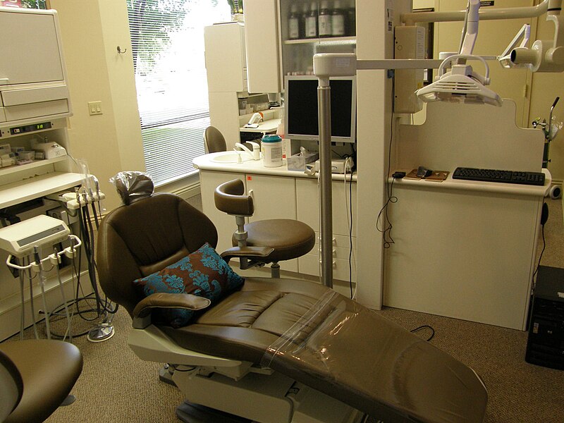 File:Dental office.jpg