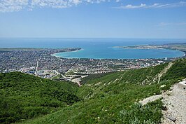 Panorama van de stad en de gelijknamige baai