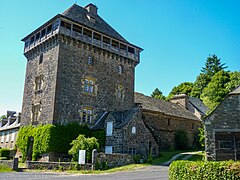 Tour de Bonnefon à Saint-Chély-d'Aubrac