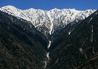 Mt. Kisokoma and Mt. Hōken seen from Mount Kazakoshi