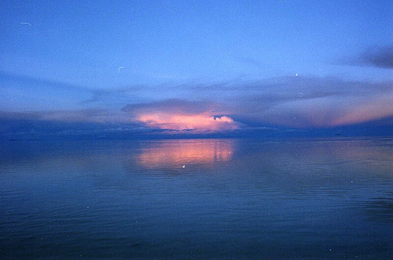 File:Salar de Uyuni - 3388715878.jpg