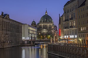 27. Platz: Slimark mit Berliner Dom mit Spreeufer in Berlin