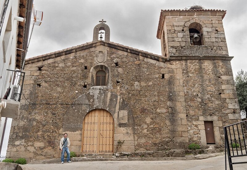 File:Valdastillas-iglesia-DavidDaguerro.jpg