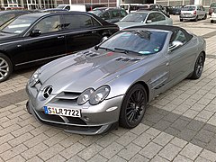 Mercedes-Benz SLR McLaren 722 S avec le toit en toile fermé