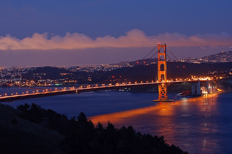 File:Golden Gate Bridge in an evening - panoramio.jpg