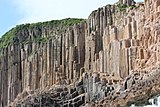 萬宜水庫東壩附近的六角火山凝灰岩石柱