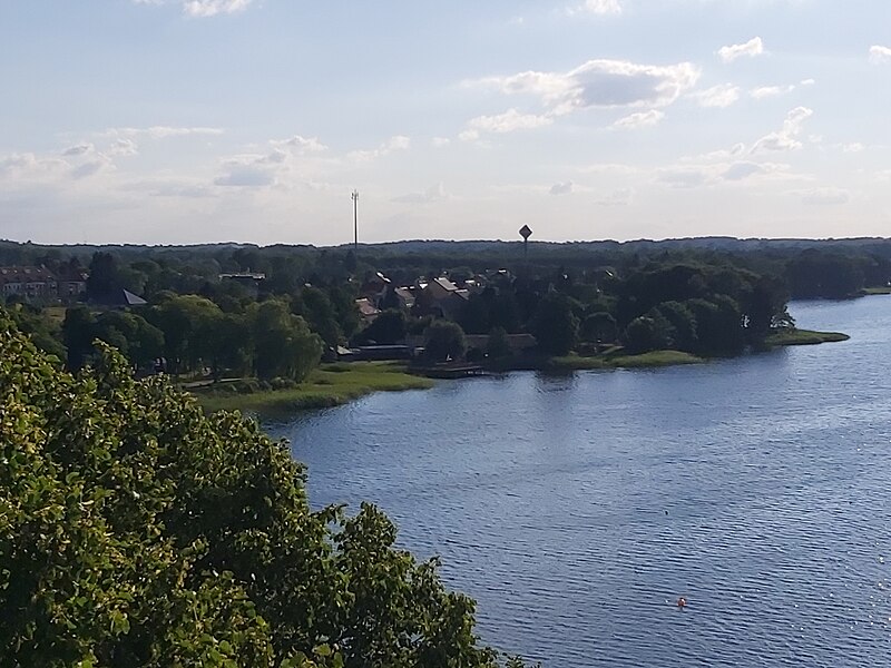 File:Ińsko widok na jezioro z wieży.jpg