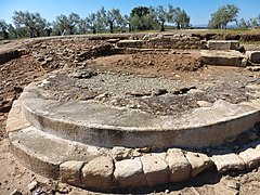 Ruínas Romanas de Cáparra, restos de la puerta sureste1.jpg