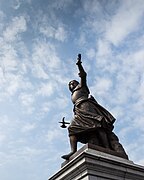 Statue Christine de Lalaing, grand place, Tournai.jpg