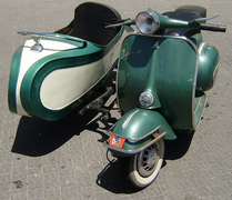 Vespa amb sidecar dels 60