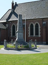 Le monument aux morts.