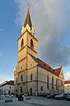 St. Canzian (1300-talet) står på platsen för en äldre kyrka. Strax intill kyrkan finns lämningarna av ett senantikt baptisterium, nu under gatuplanet.