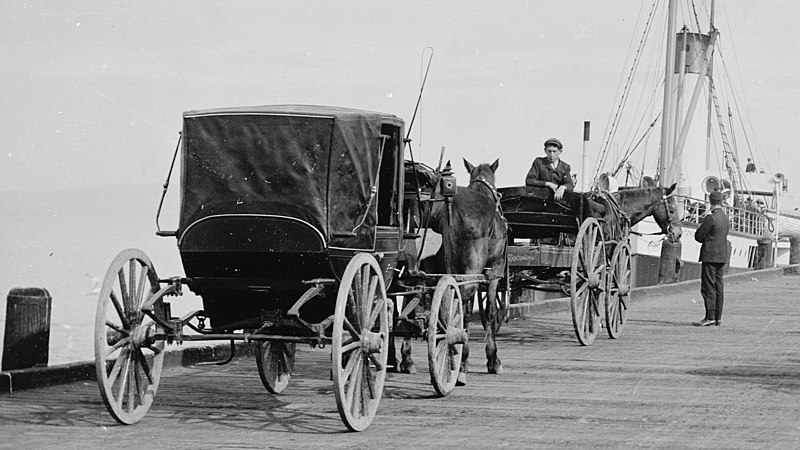 File:Cab and wagon for luggage at Thames Wharf (21587012475) (cropped).jpg