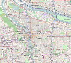 Mapa konturowa Portland, blisko centrum na lewo znajduje się punkt z opisem „Portland Union Station”