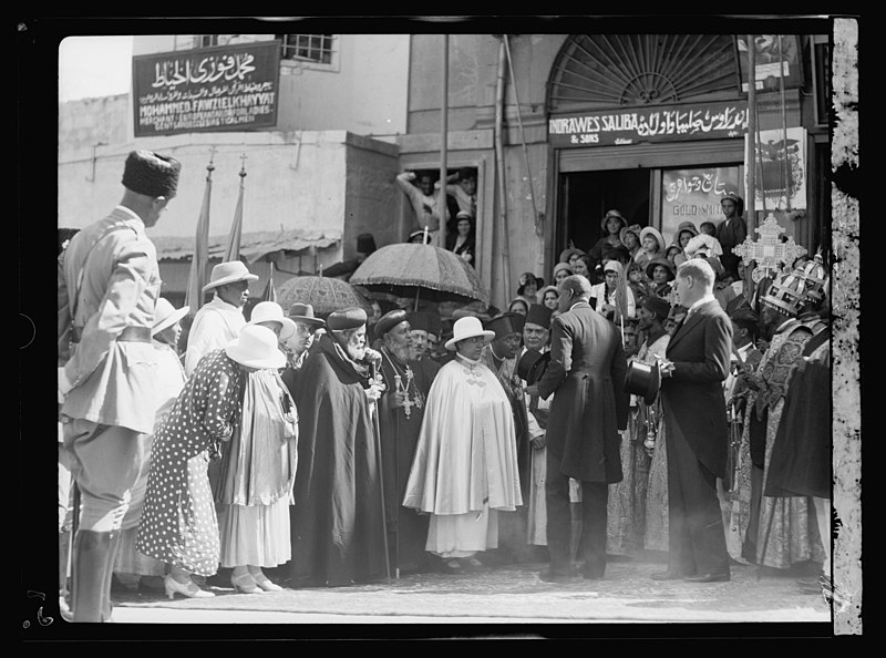 File:Queen Mannen of Ethiopia visits Jerusalem. Sept. 6, 1933. H.M. Queen Mannen with members of the Abyssinian clergy on way to visit the church of the Holy Sepulchre LOC matpc.15782.jpg