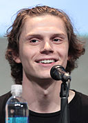 Evan Peters dans le rôle de Kyle Spencer