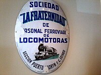 Escudo que señala la presencia del sindicato La Fraternidad en este desaparecido ferrocarril