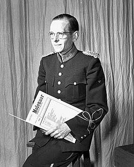 Martin Koekelkoren in het uniform van het harmonieorkest van Staatsmijn Wilhelmina uit Terwinselen (1954)