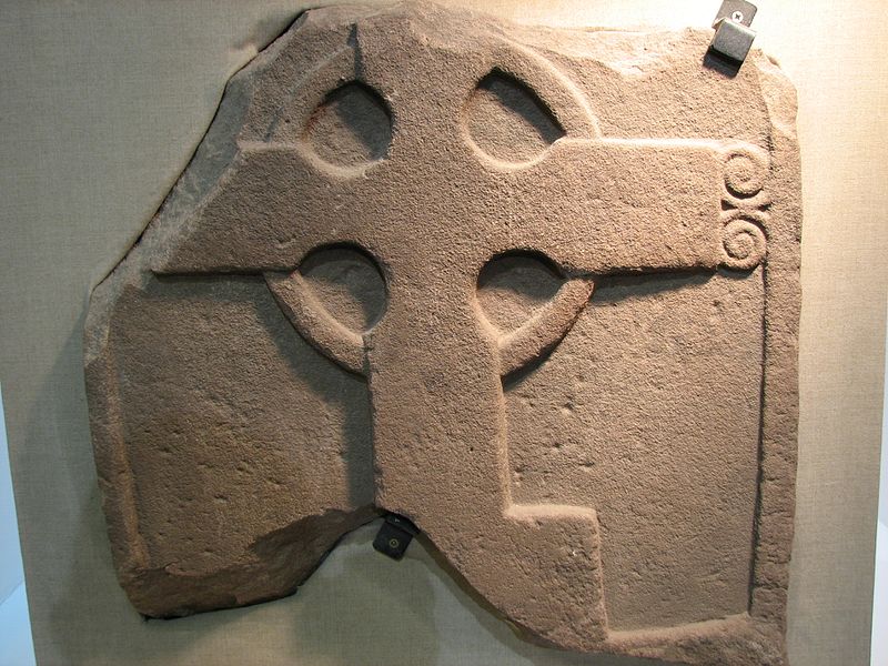 File:Stone fragment - Celtic ringed cross head.JPG