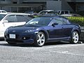 マツダ・RX-8 - 外観はほぼクーペだが、通常のドア2枚に加えて、後部座席へのアクセス用に小さなドアがついている（観音開き）、という珍しいドア構成になっている。メーカーはこの車を「4ドアクーペ」と定義している。