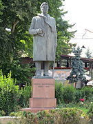 Statuia lui Mihail Sadoveanu