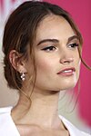 Lily James ayns 2017