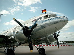 Un Douglas DC-3 (001732) à Hambourg, en 2003.