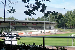 Die Haupttribüne im Uhlenkrugstadion (2010)