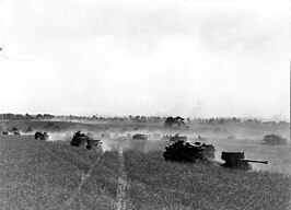 Canadese troepen rukken op naar Falaise op 14 augustus 1944.