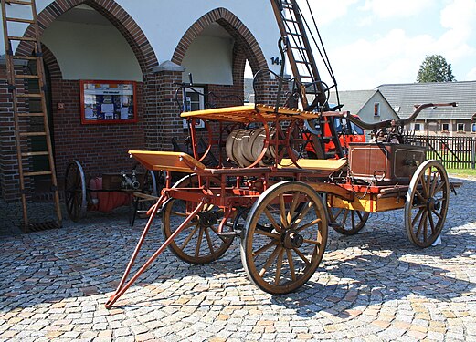 Feuerwehrtechnik aus der Vergangenheit. Freiwillige Feuerwehr Hohndorf/Erzgebirge. Deutschland.