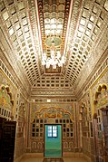 Room inside palace complex at Mehrangarh.jpg