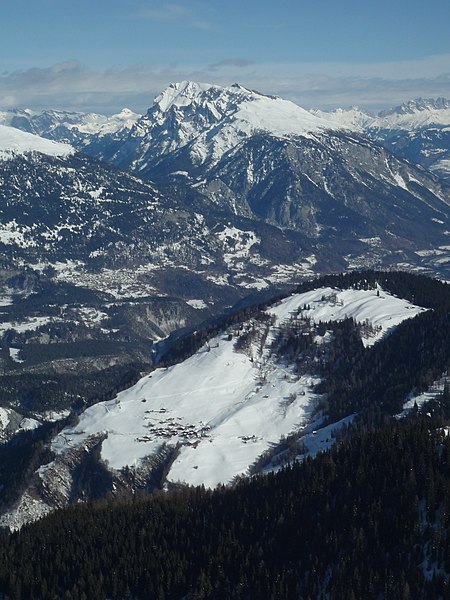 File:Winterliches Brün und Trin.jpg