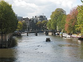 De Zwanenburgwal richting Amstel, met brug nr. 229