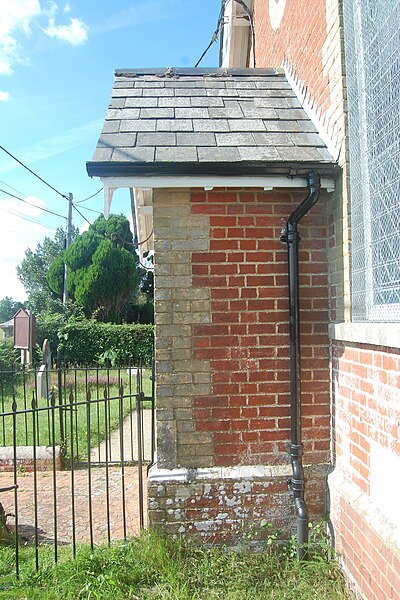 File:Canada Common Methodist Church, Canada Common, near West Wellow (July 2021) (Entrance Porch) (1).jpg