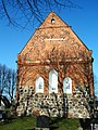 Ostgiebel der Kirche