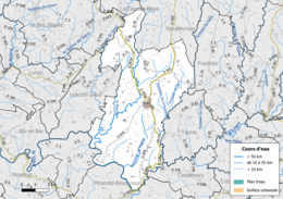 Carte en couleur présentant le réseau hydrographique de la commune