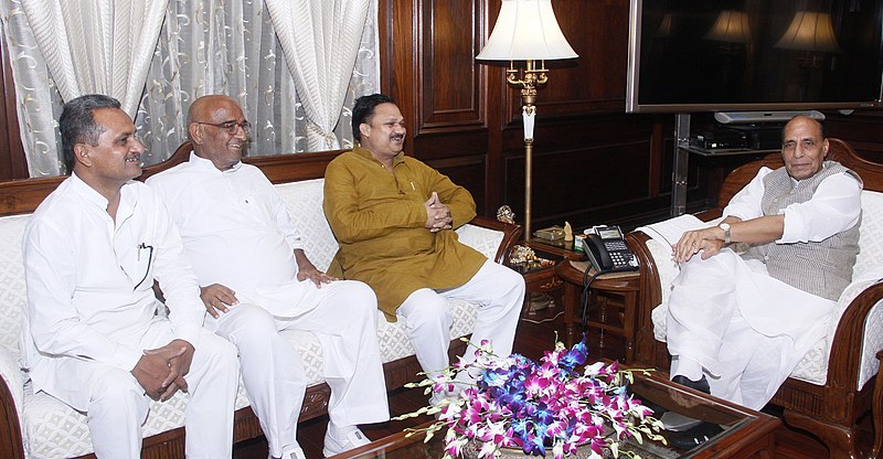 File:A delegation led by the Lok Sabha MP from Shrawasti (UP), Shri Daddan Mishra calling on the Union Home Minister, Shri Rajnath Singh, in New Delhi on August 11, 2015.jpg