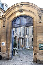 Entrance to the Hôtel de Coulanges