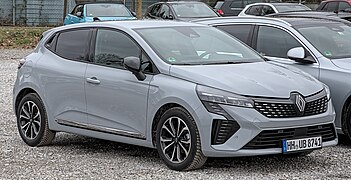 Renault Clio V (2023) - right front view