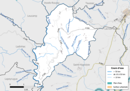 Carte en couleur présentant le réseau hydrographique de la commune