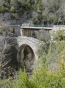 O Puent de San Úrbez con l'altro puent auxiliar dezaga.