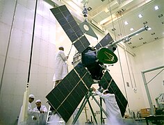 Mariner-4-lift-test-jpl-clean-room.jpg