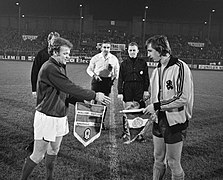 Billy Bremner and Johan Cruyff.jpg